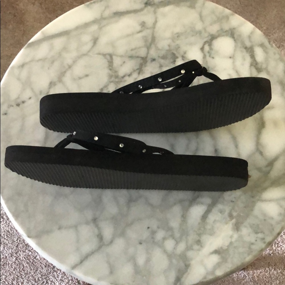 Sandals - Picture 2 of 3